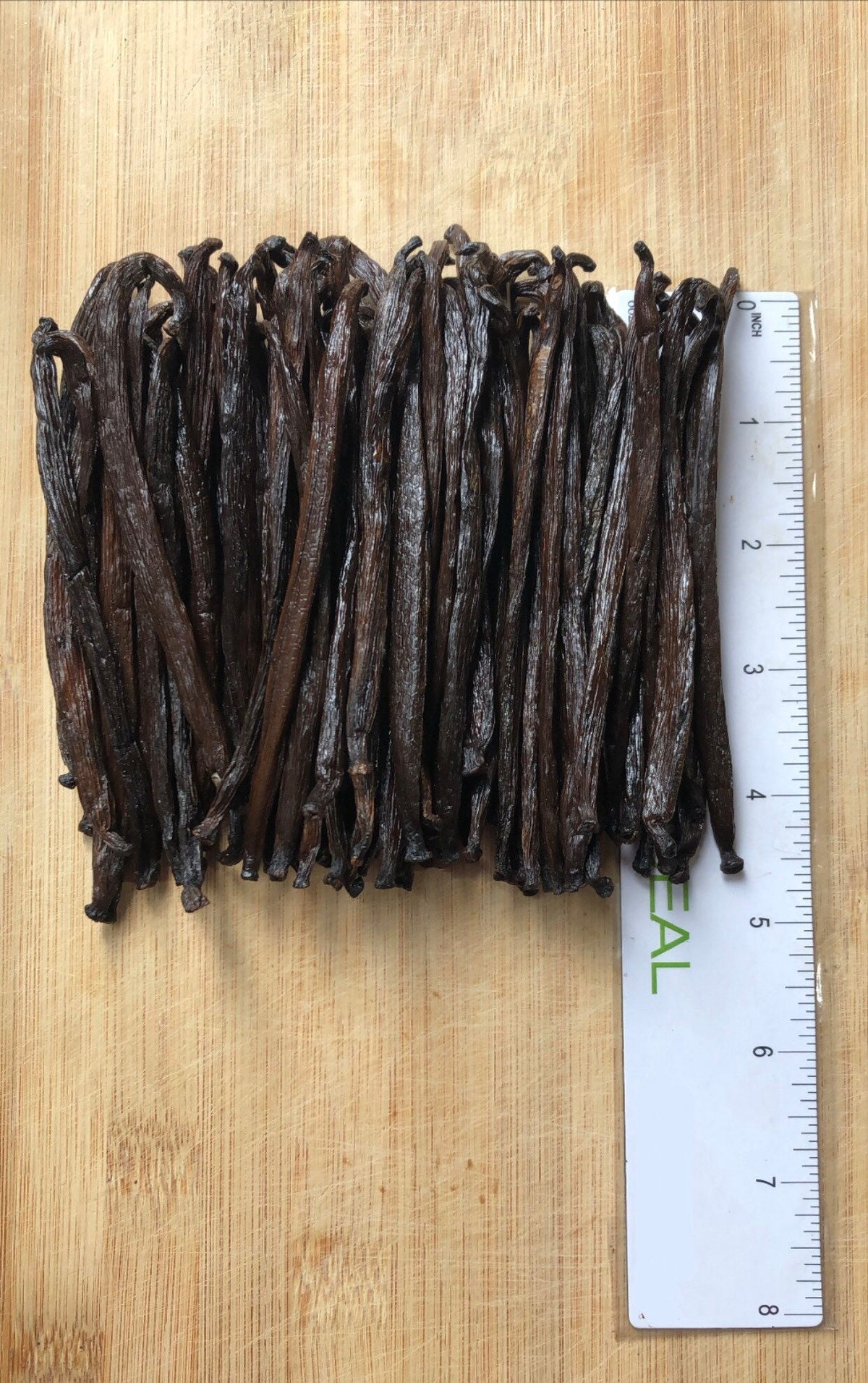 Tahitian Grade B vanilla beans – product photo 5