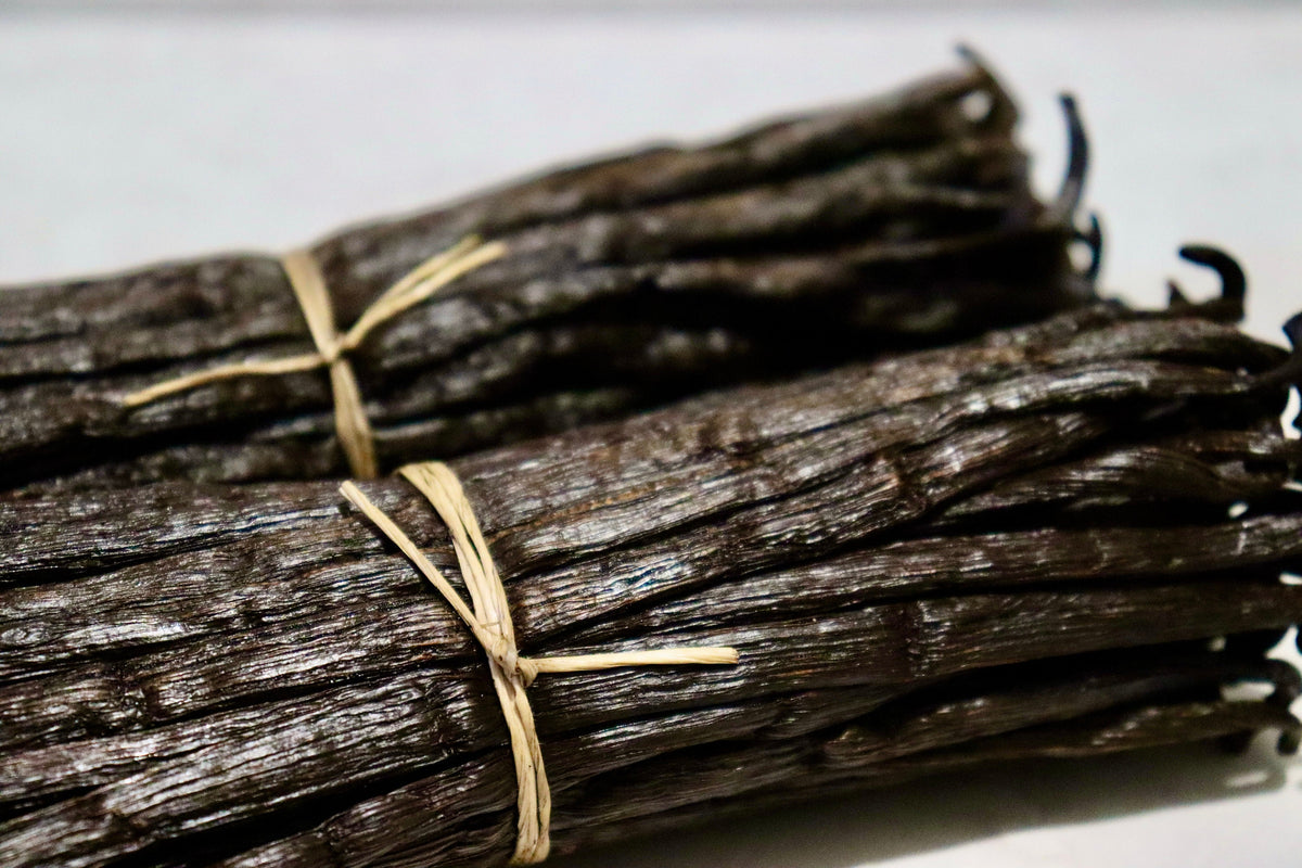 Extra-large Madagascar Grade B vanilla beans – product photo 2